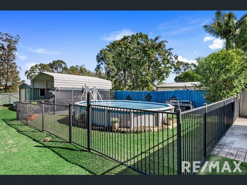 15 Honeysuckle Avenue, Kawungan — photo 1 of 5