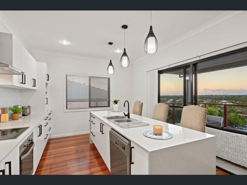 11 Annabelle Crescent, Upper Coomera — photo 1 of 5