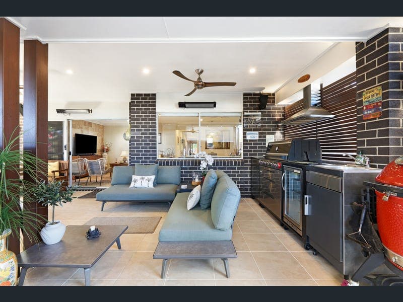 25 Kinglake Crescent, Pimpama — photo 1 of 5