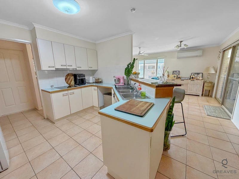 49 Clive Crescent, Kepnock — photo 1 of 5