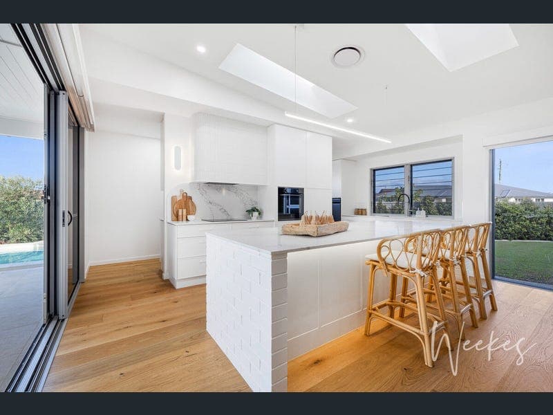 5 Brian Close, Bargara — photo 1 of 5