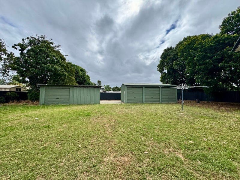 12 COOK Court, Moranbah — photo 1 of 5
