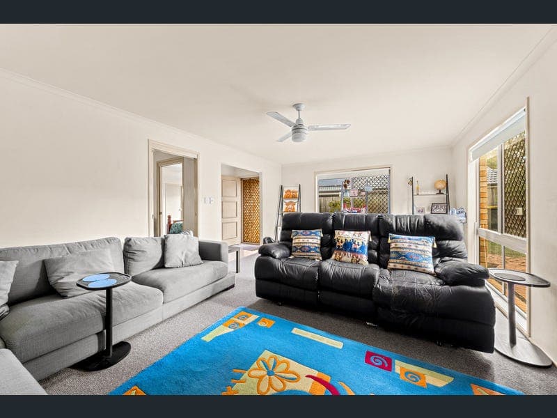 4 Noumea Place, Forest Lake — photo 1 of 5