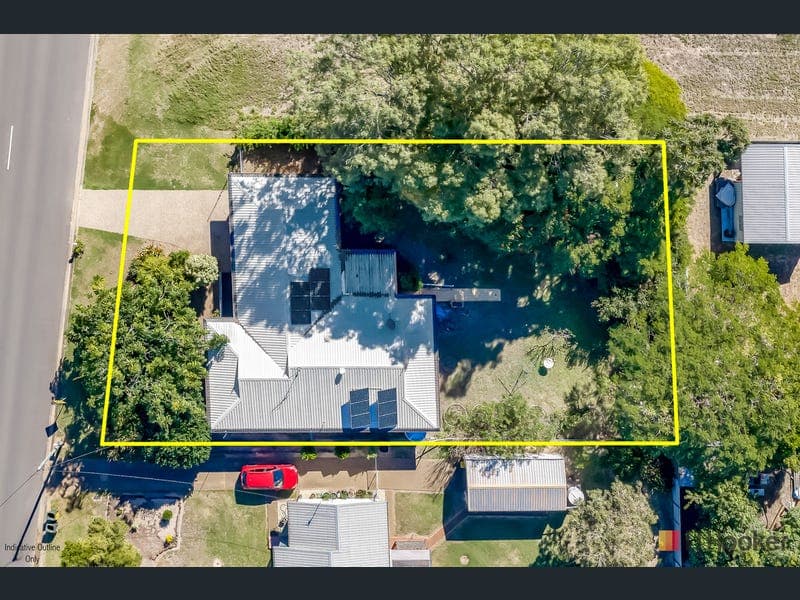 41 Moore Park Road, Moore Park Beach — photo 1 of 5