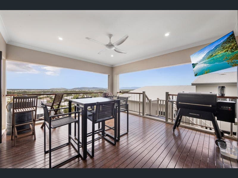 11 Mont Blanc Place, Mount Louisa — photo 1 of 5