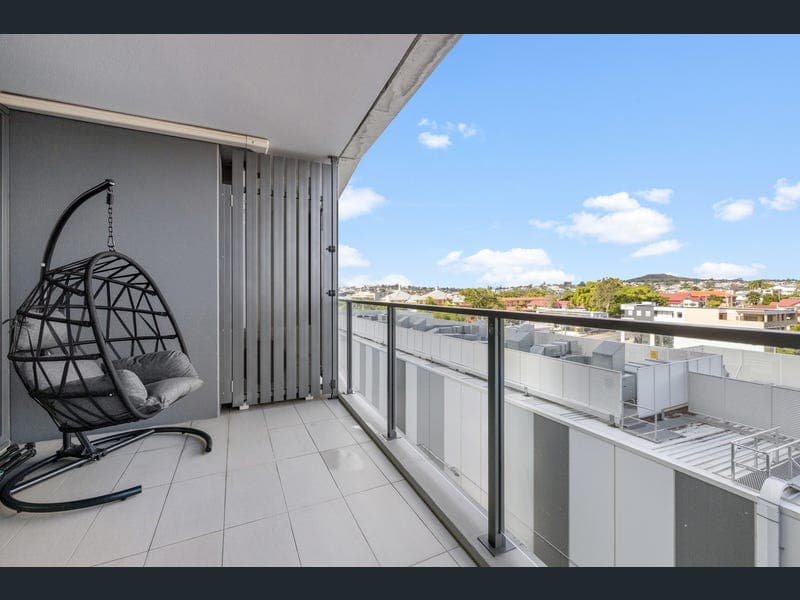 20807/300 Old Cleveland Road, Coorparoo — photo 1 of 5