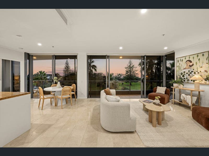 5/173 Old Burleigh Road, Broadbeach — photo 1 of 5