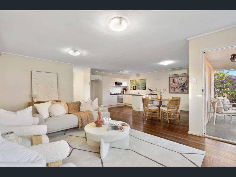 12A Marbella Street, Slacks Creek — photo 1 of 5