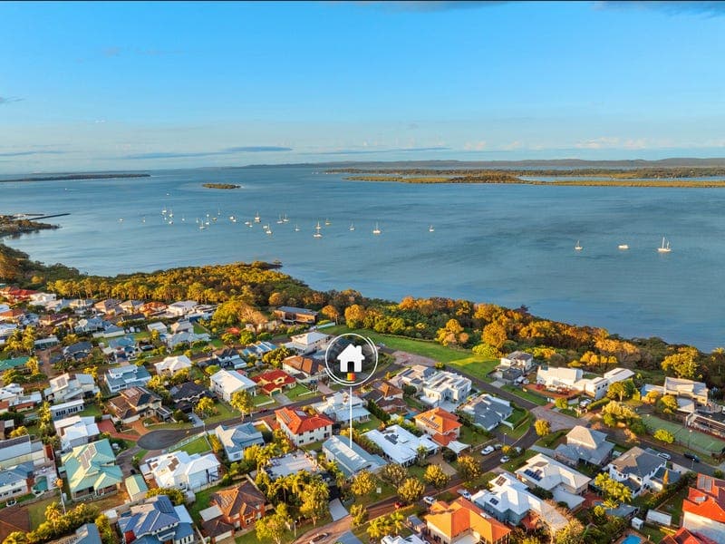 7 Wilohurst Drive, Redland Bay — photo 1 of 5