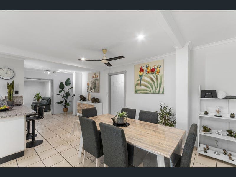 7 Crossland Court, Kirwan — photo 1 of 5