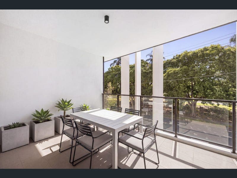 203/50 Sylvan Road, Toowong — photo 1 of 5