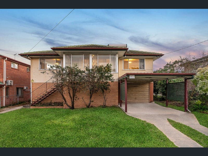 307 Verney Road East, Graceville — photo 1 of 5