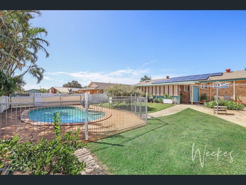 26 Swan Drive, Kalkie — photo 1 of 5