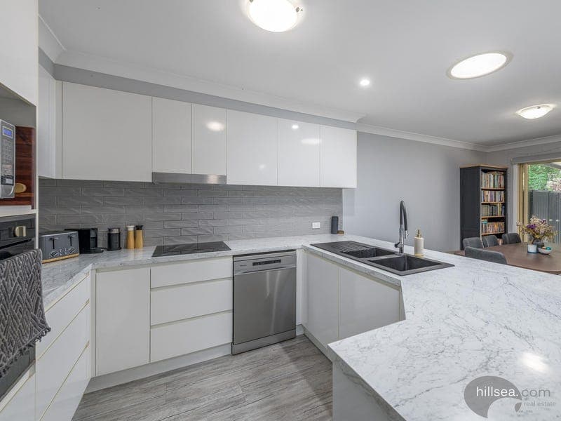 15 Cutter Court, Helensvale — photo 1 of 5