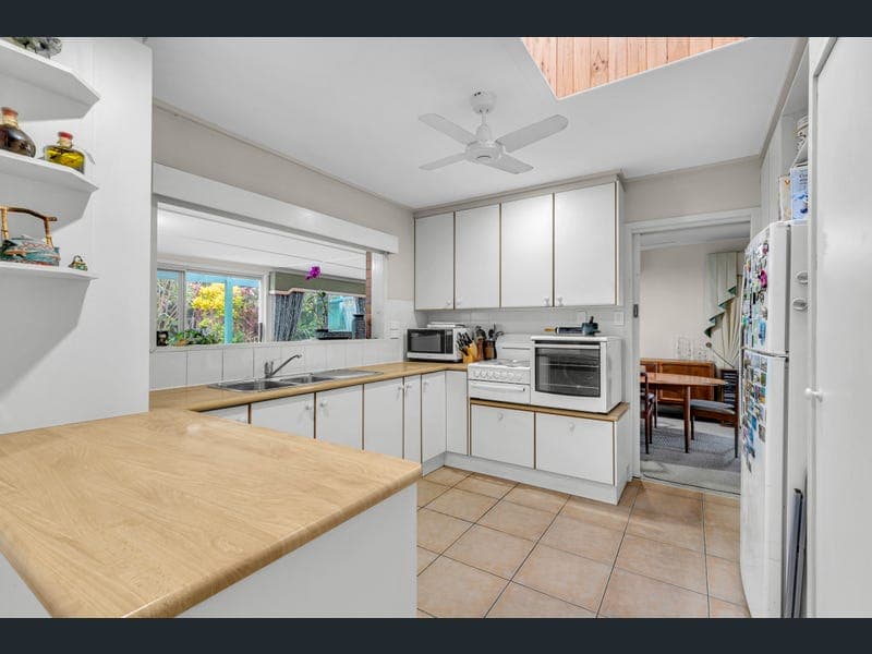 7 Skye Street, Kenmore — photo 1 of 5