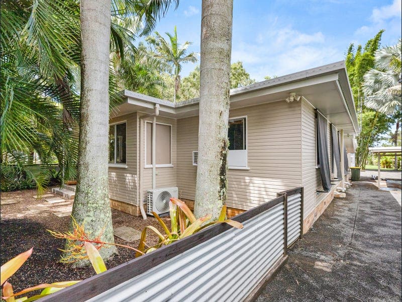 28 Corser Street, Point Vernon — photo 1 of 5