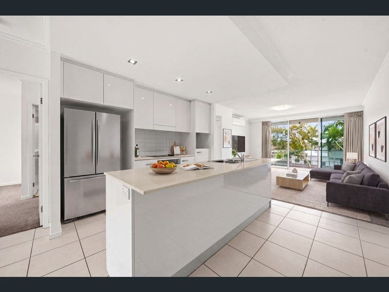40/2 Gaven Crescent, Mermaid Beach — photo 1 of 5