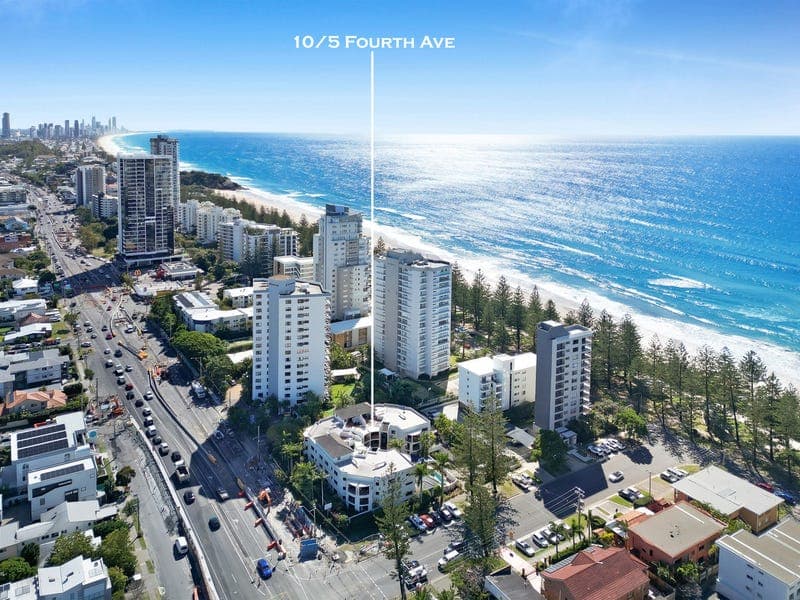 10/5 Fourth Avenue, Burleigh Heads — photo 1 of 5