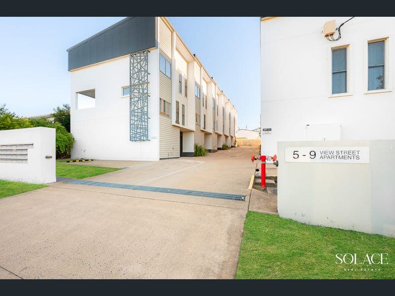 4/7 View Street, West Gladstone — photo 1 of 5