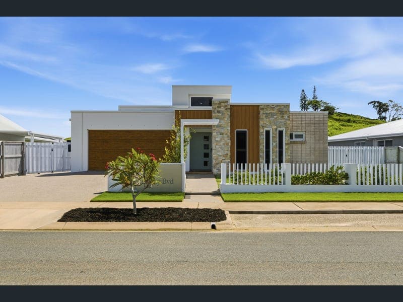26 Beachway Boulevard, Shoal Point — photo 1 of 5