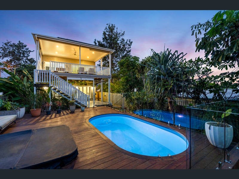 90 Gordon Parade, Manly — photo 1 of 5