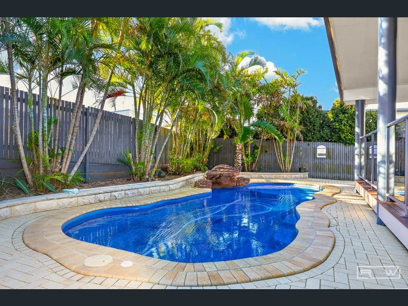 83 Pacific Heights Road — photo 1 of 5