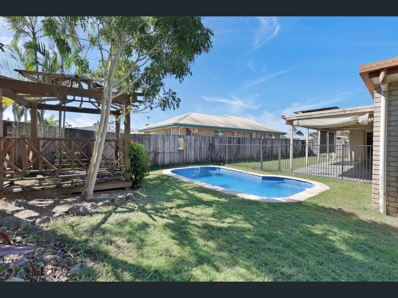 51 Marine Parade, Bucasia — photo 1 of 5