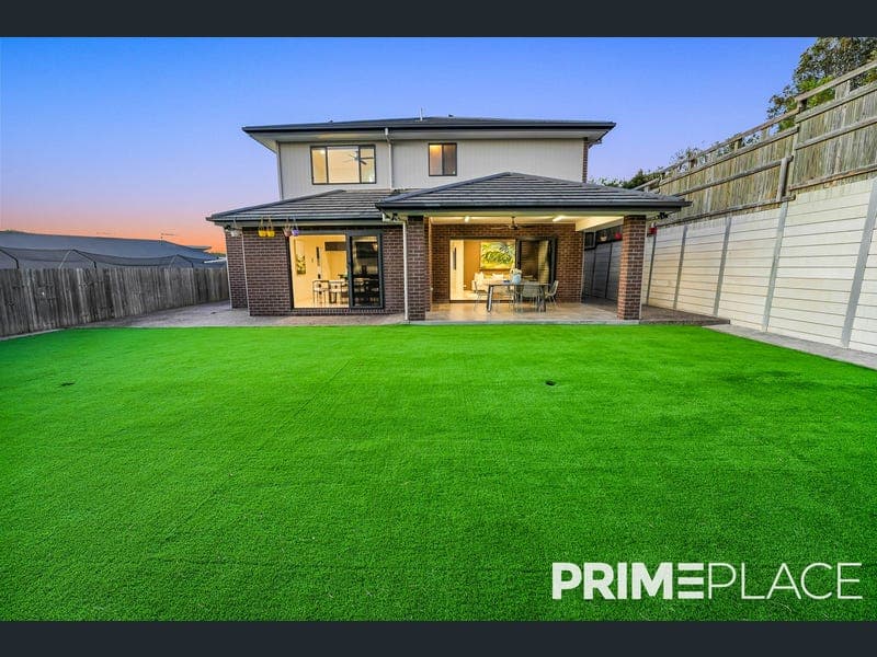 7 Dusk Street, Spring Mountain — photo 1 of 5