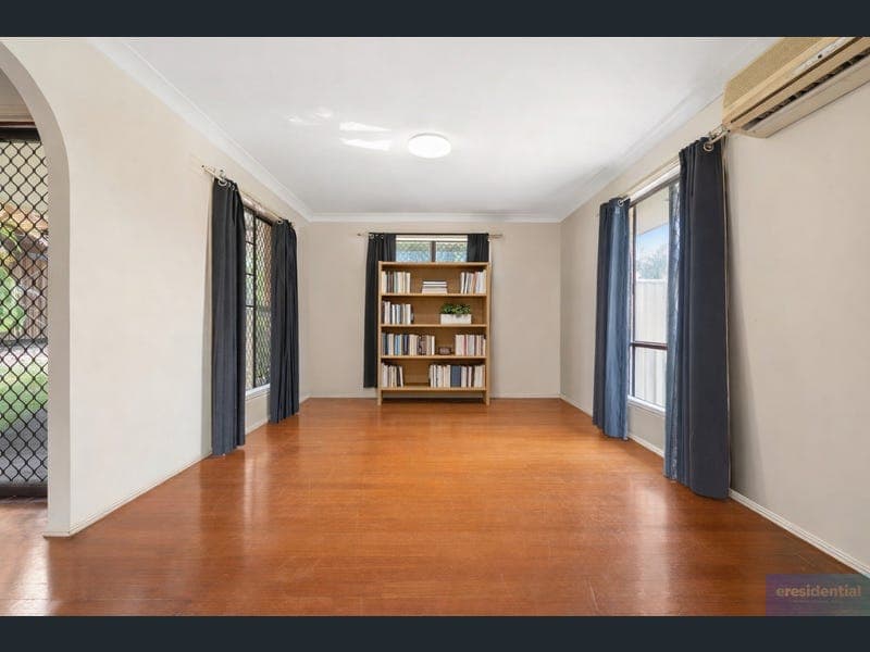 3 Tregana Circuit, Edens Landing — photo 1 of 5