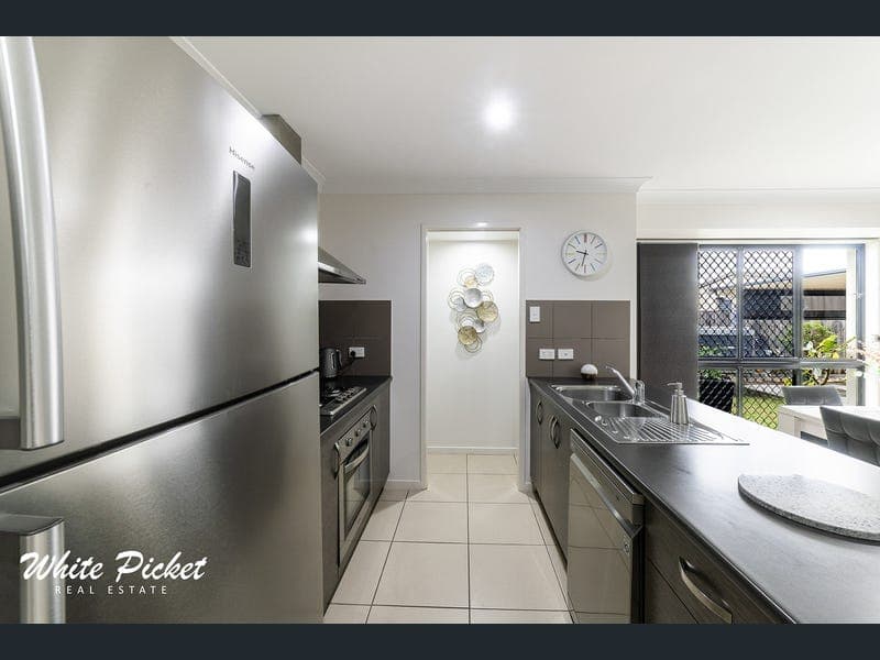 20 Dorothy Place, Mirani — photo 1 of 5