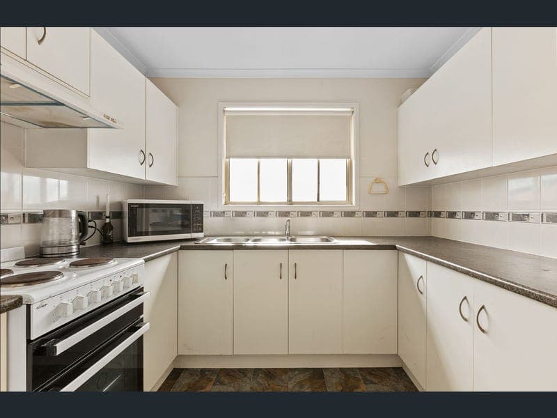 11 Golden Hind Avenue, Cooloola Cove — photo 1 of 5