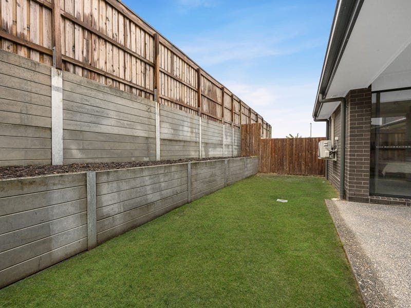5 Edward Circuit, Deebing Heights — photo 1 of 5