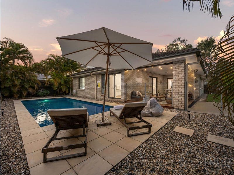 2 Kenneth Drive, Augustine Heights — photo 1 of 5