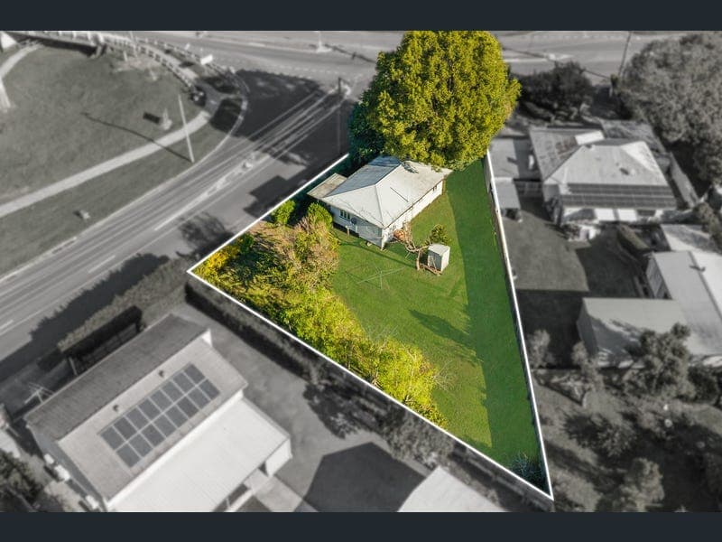 13 Creek Street, Silkstone — photo 1 of 5
