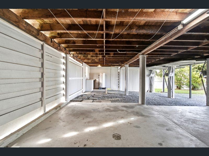 106 Jacaranda Avenue, Logan Central — photo 1 of 5