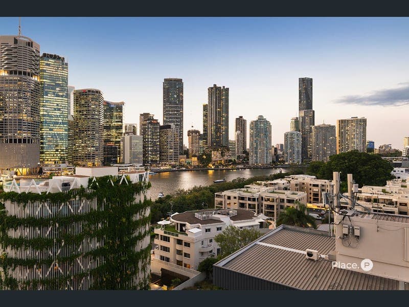25/245 Main Street, Kangaroo Point — photo 1 of 5