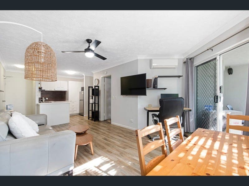 276/35-45 Palm Avenue, Surfers Paradise — photo 1 of 5