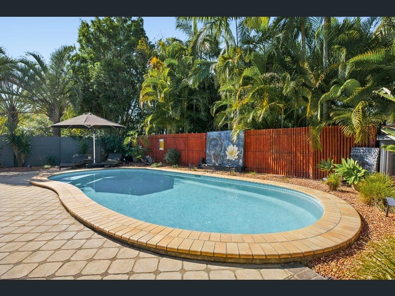2 Wattlebird Place, Landsborough — photo 1 of 5