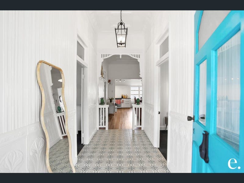 47 Cambridge Street, The Range — photo 1 of 5