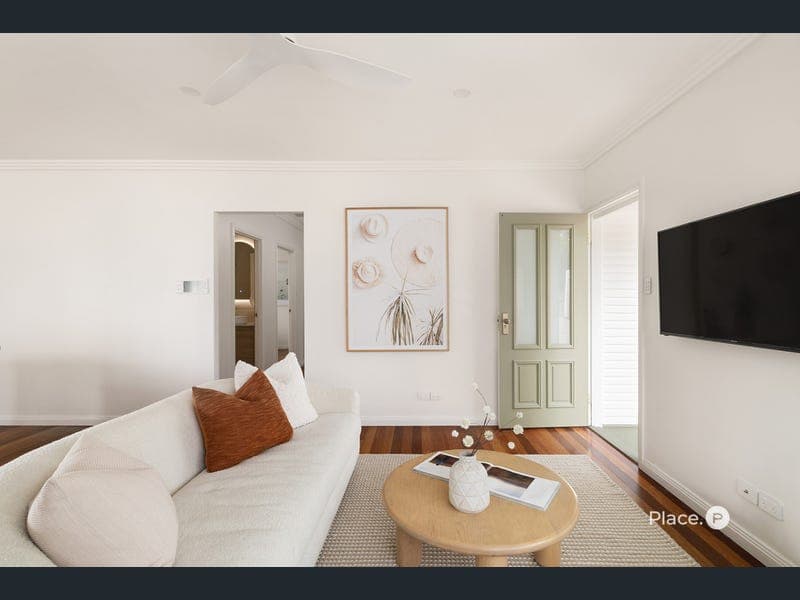 9 Opal Street, Holland Park — photo 1 of 5