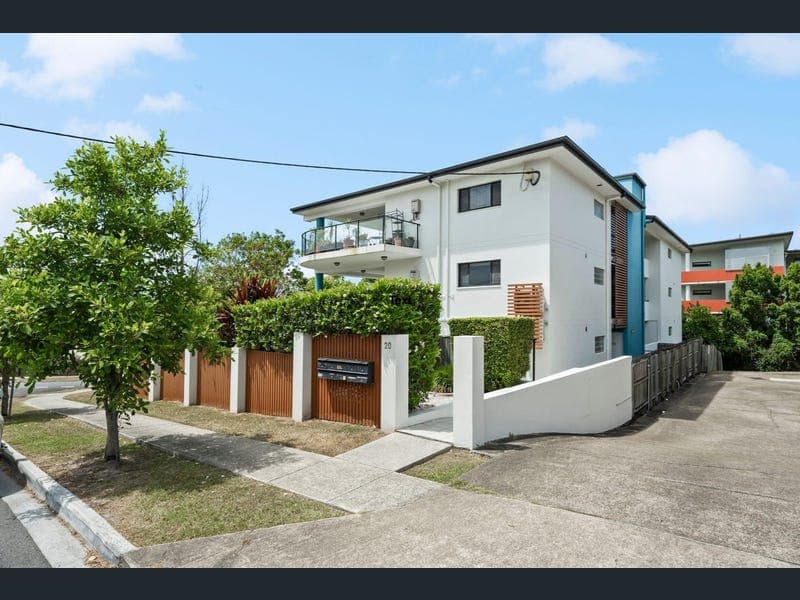 8/20 Rainey Street, Chermside — photo 1 of 5