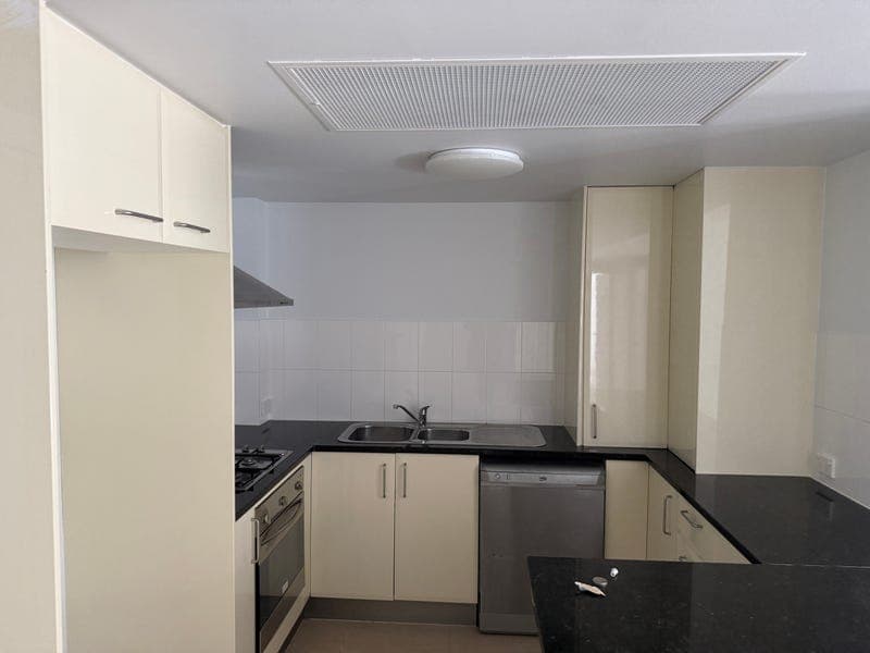 30/161 Main Street, Kangaroo Point — photo 1 of 5