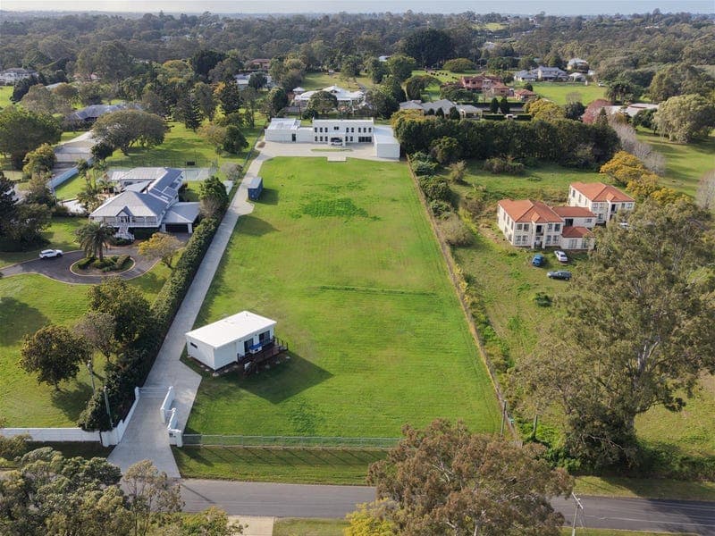 39 Priestley Road,, Bridgeman Downs — photo 1 of 5