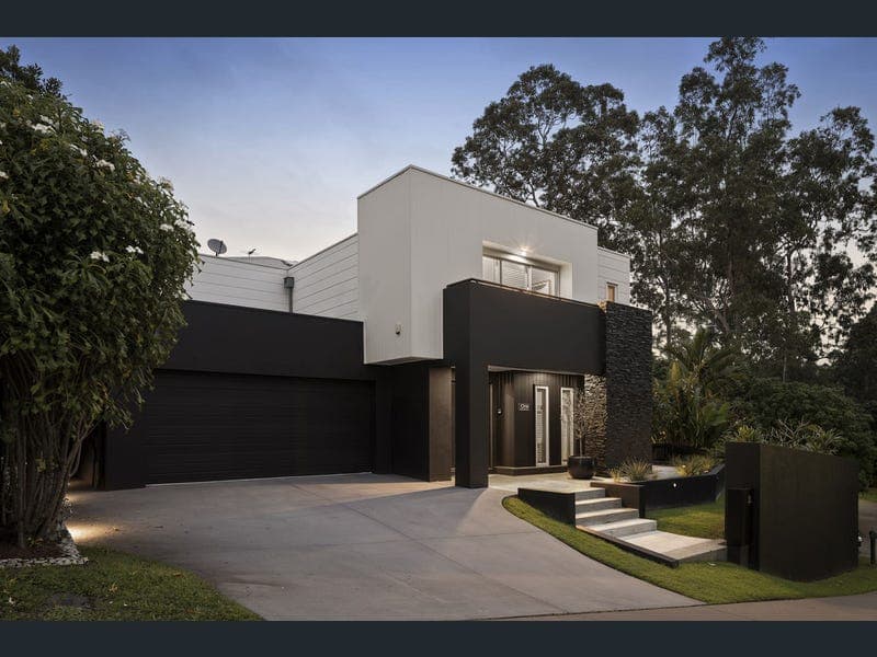House 1/36 Kingfisher Place, Chapel Hill — photo 1 of 5