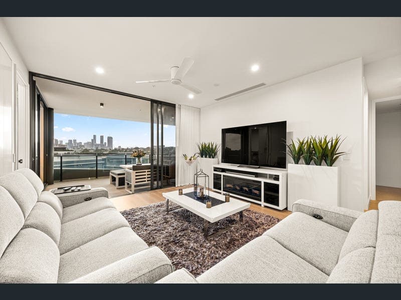 10604/41 Tondara Lane, West End — photo 1 of 5