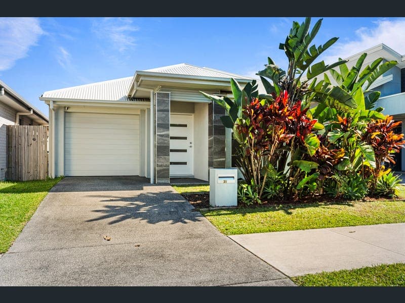 35 Roseleaf Crescent, Palmview — photo 1 of 5