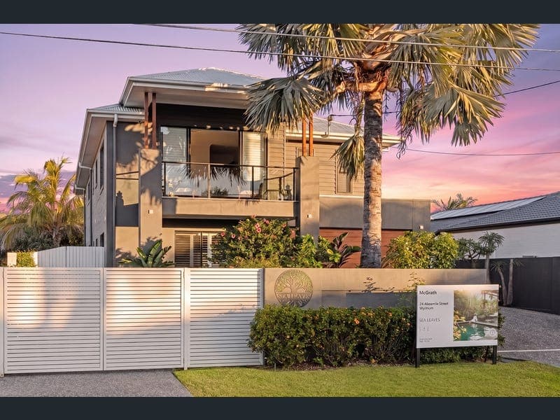 24 Alkoomie Street, Wynnum — photo 1 of 5