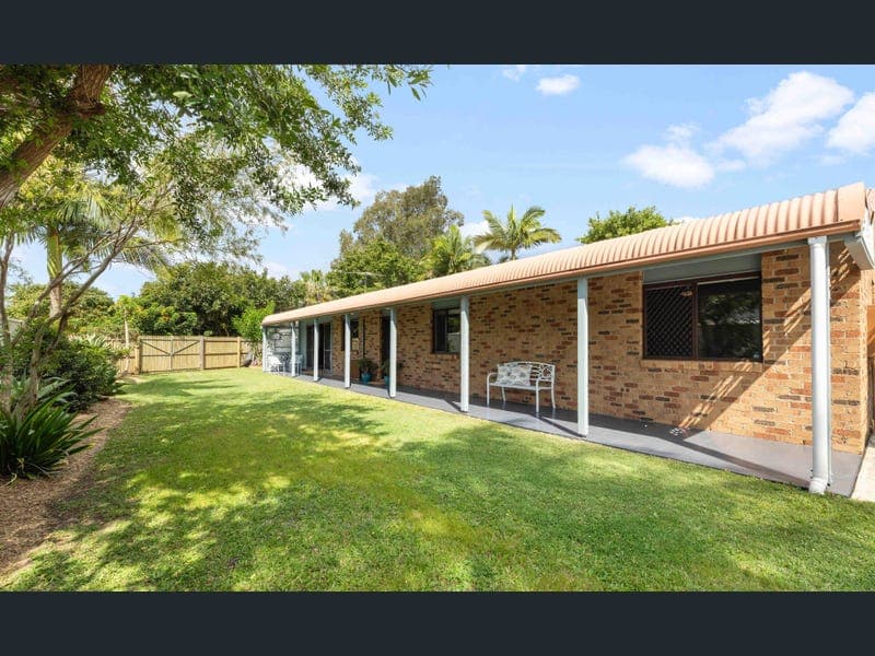 102 Main Street, Redland Bay — photo 1 of 5