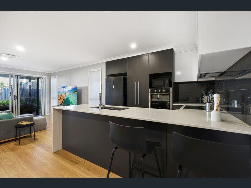 3/9 Grace View Street, Darling Heights — photo 1 of 5