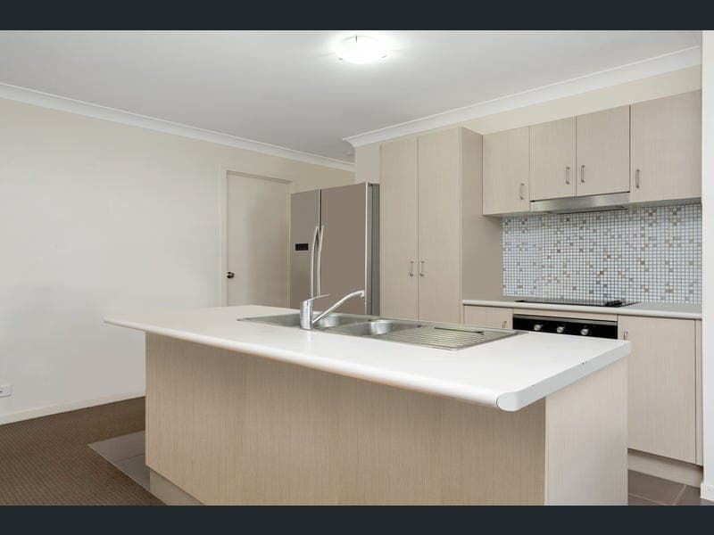 3 Elvina street, Deeragun — photo 1 of 5